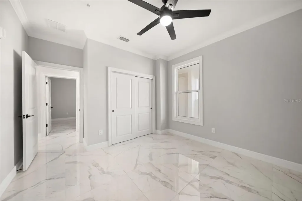 211 Dolphin Point Clearwater FL 33767