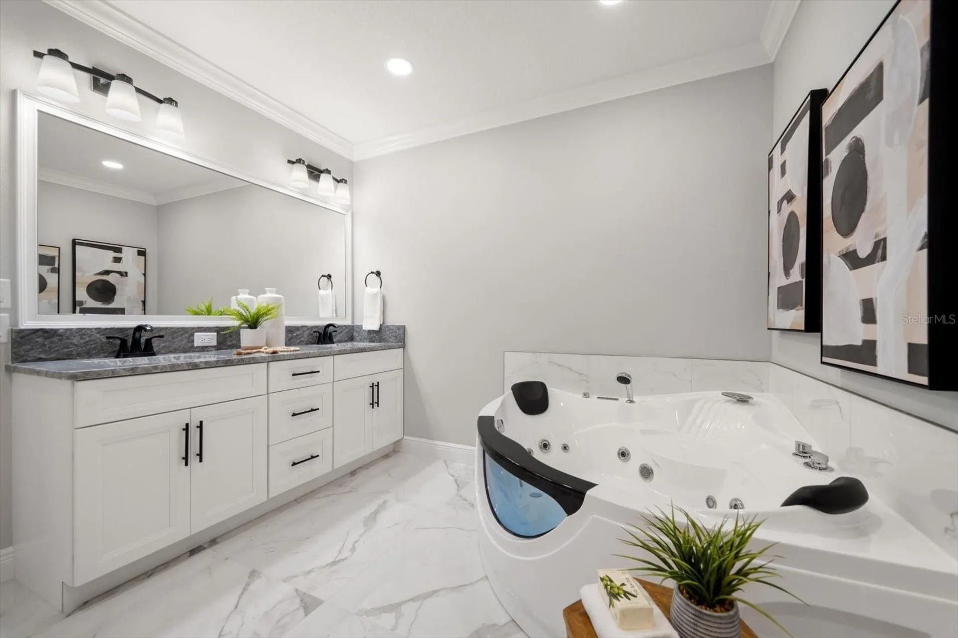 211 Dolphin Point Clearwater FL 33767