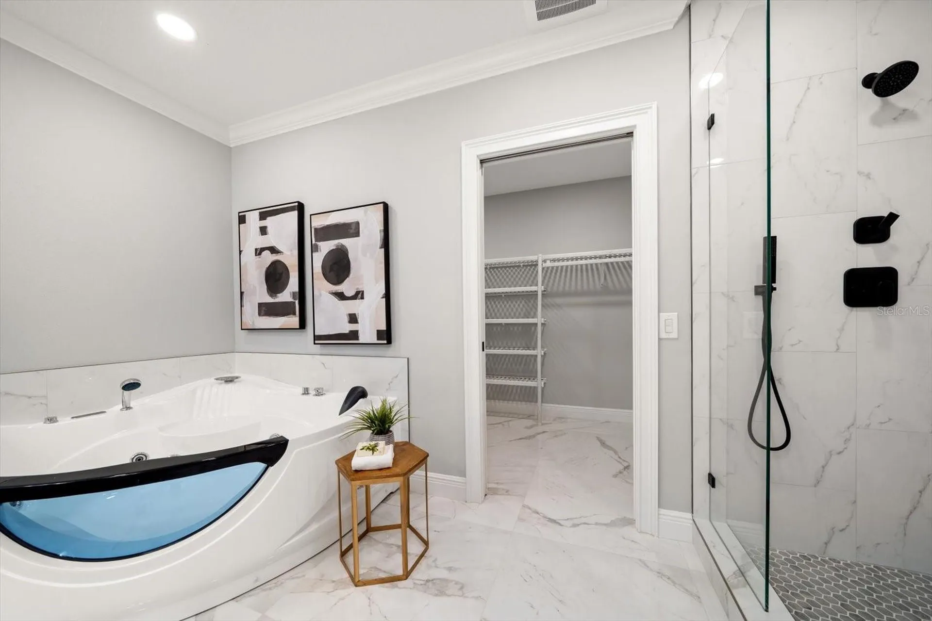 211 Dolphin Point Clearwater FL 33767