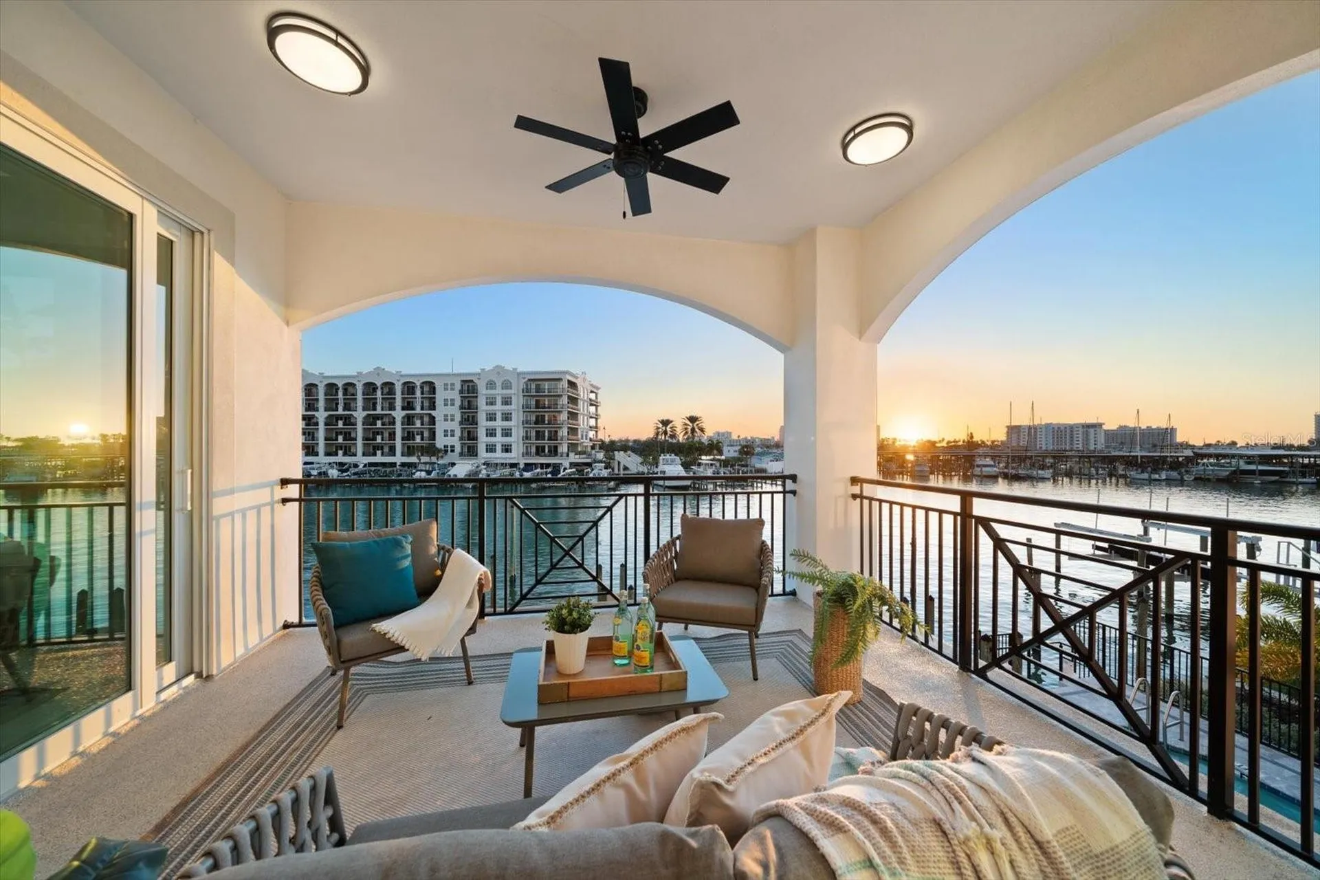 211 Dolphin Point Clearwater FL 33767