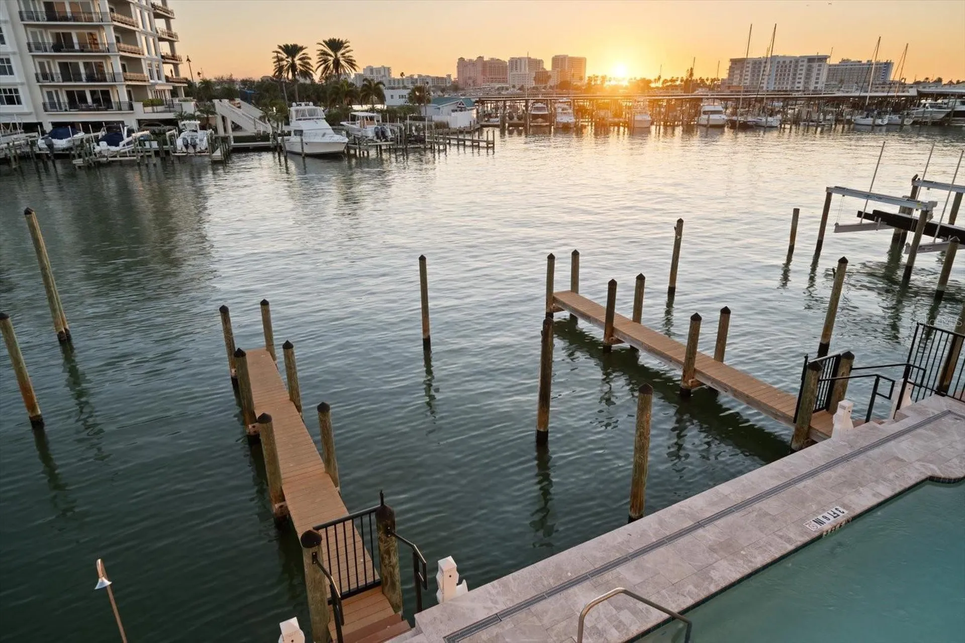 211 Dolphin Point Clearwater FL 33767