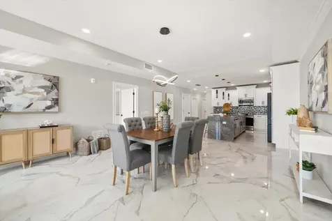 211 Dolphin Point Clearwater FL 33767