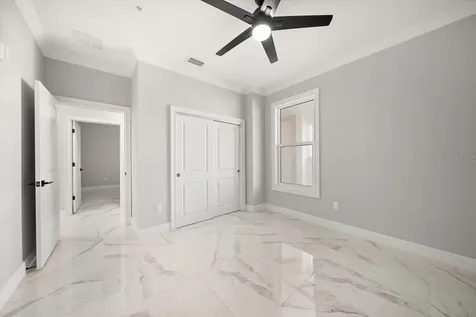 211 Dolphin Point Clearwater FL 33767