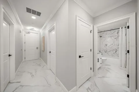 211 Dolphin Point Clearwater FL 33767