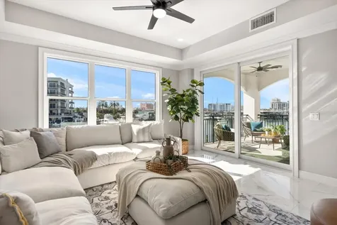 211 Dolphin Point Clearwater FL 33767