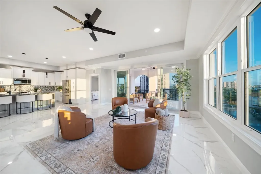 211 Dolphin Point Clearwater FL 33767