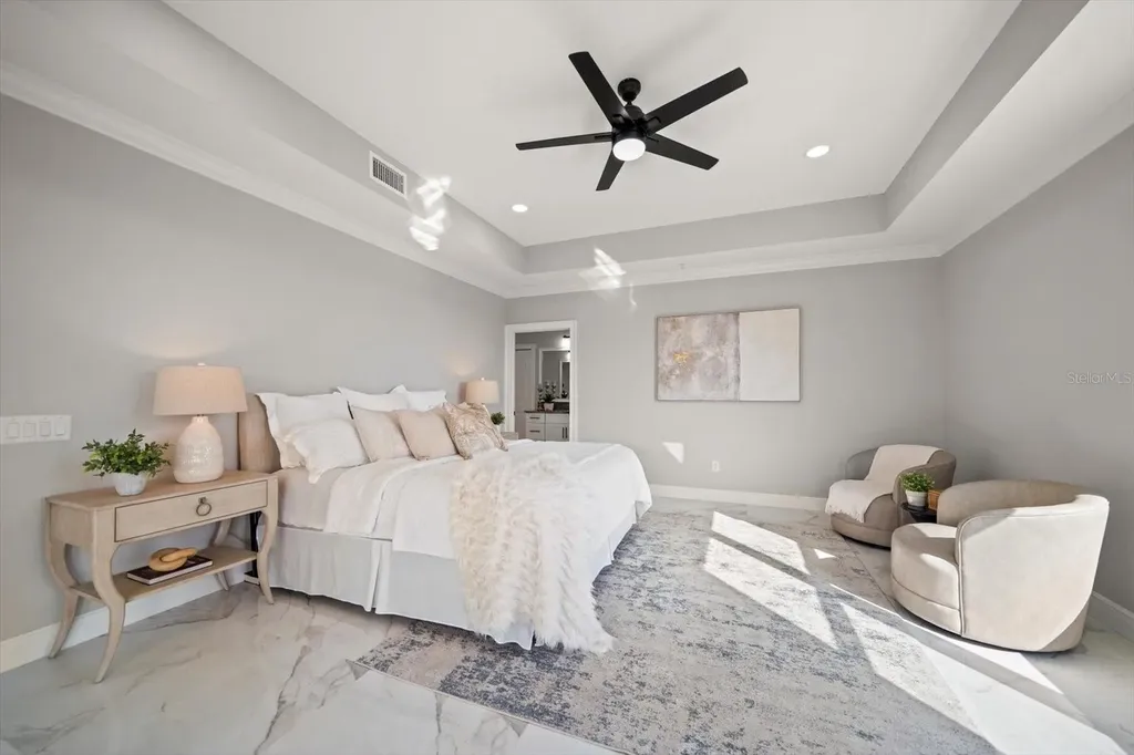 211 Dolphin Point Clearwater FL 33767