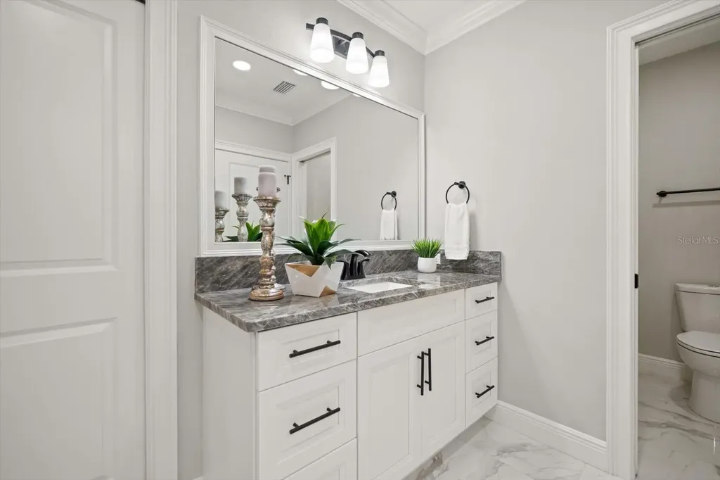 211 Dolphin Point Clearwater FL 33767