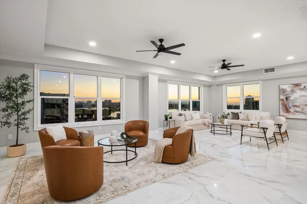 211 Dolphin Point Clearwater FL 33767