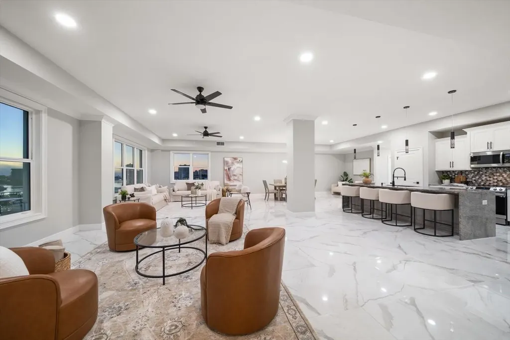 211 Dolphin Point Clearwater FL 33767
