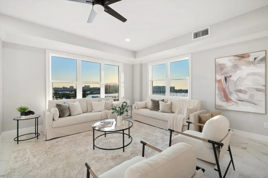 211 Dolphin Point Clearwater FL 33767