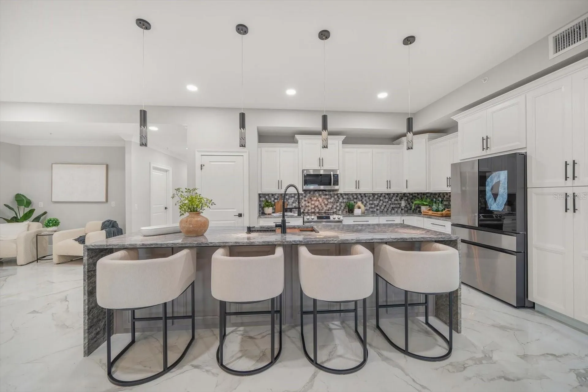 211 Dolphin Point Clearwater FL 33767