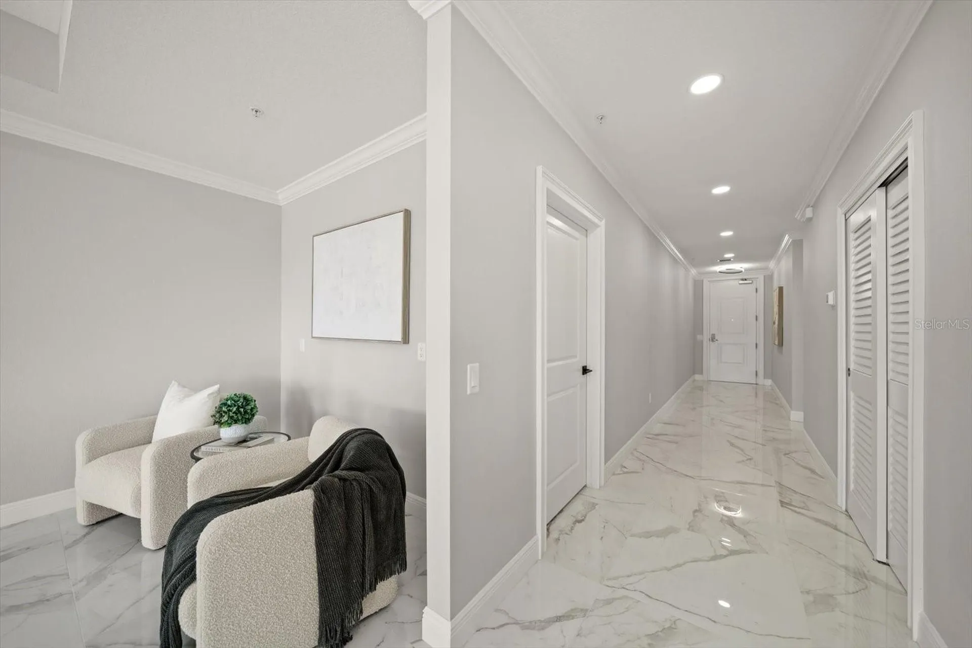 211 Dolphin Point Clearwater FL 33767