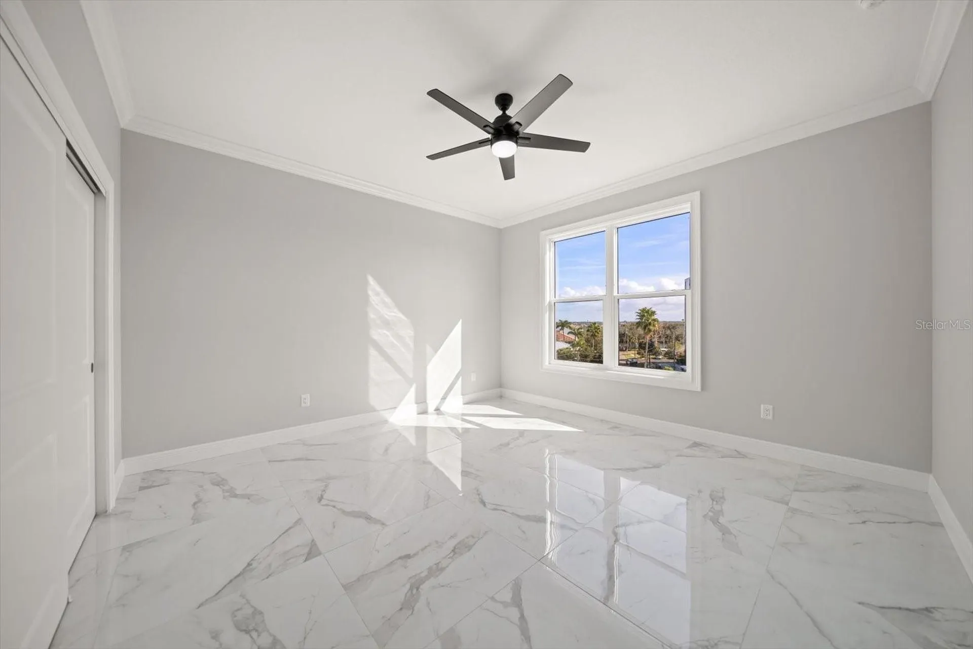 211 Dolphin Point Clearwater FL 33767