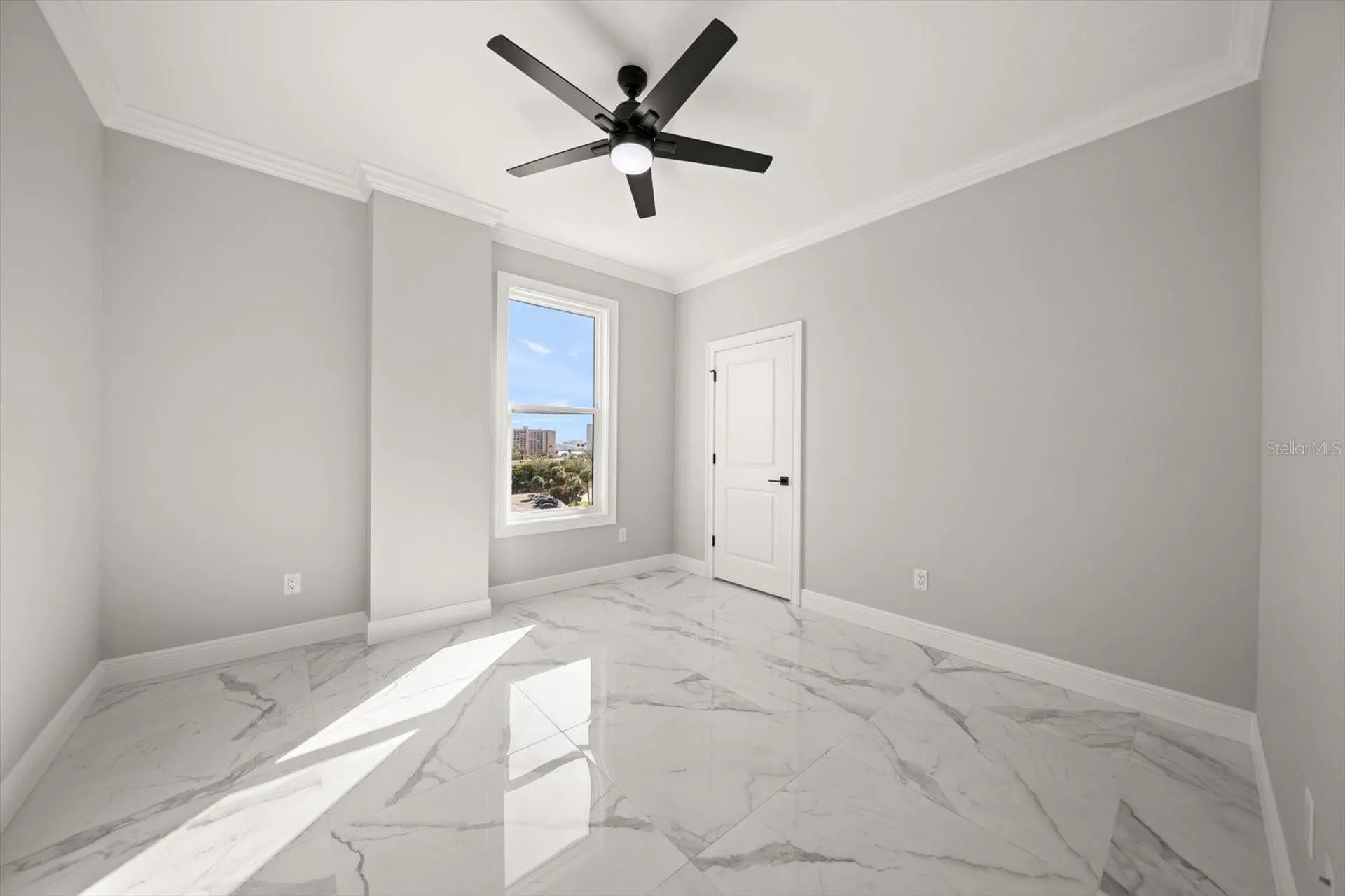 211 Dolphin Point Clearwater FL 33767