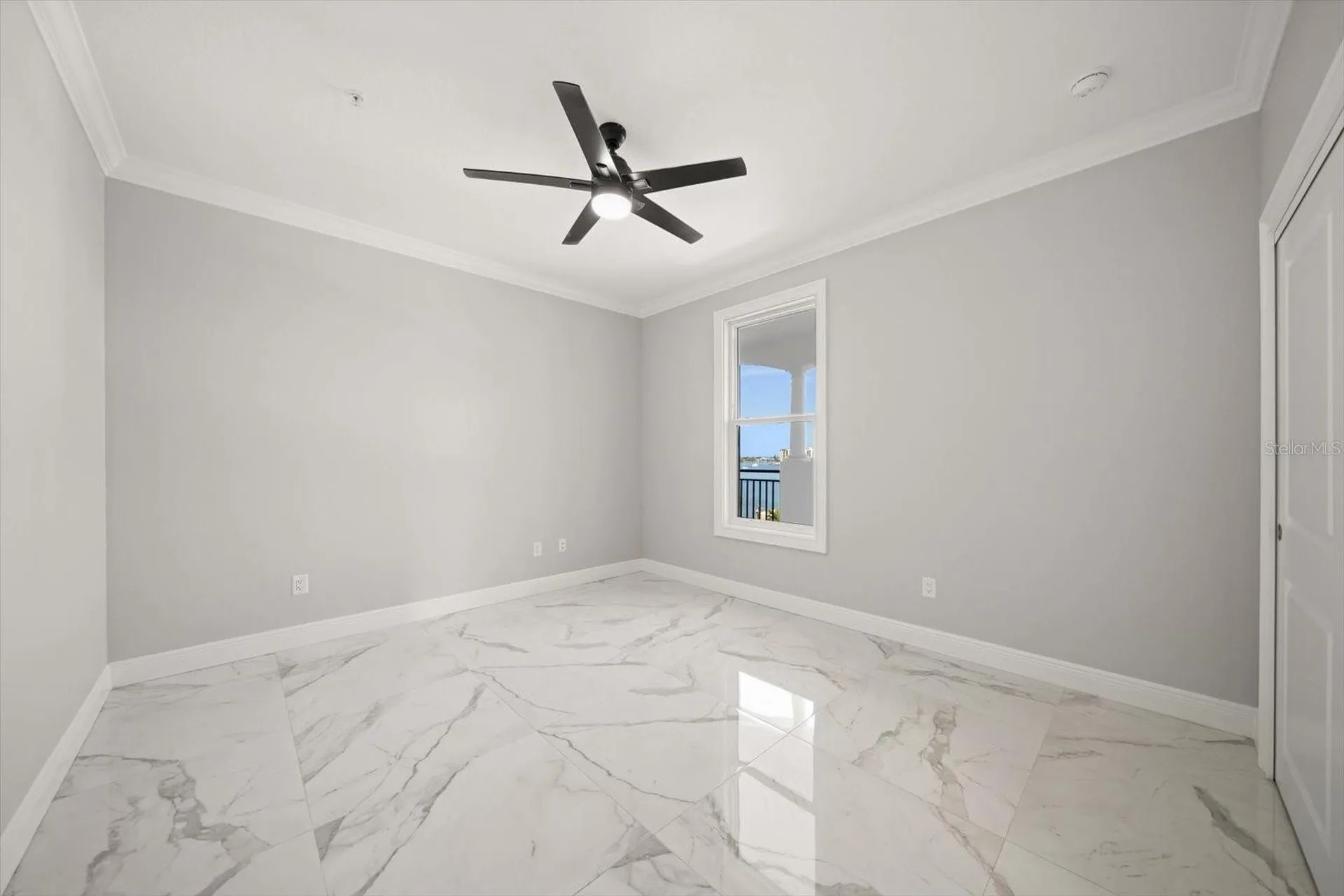 211 Dolphin Point Clearwater FL 33767