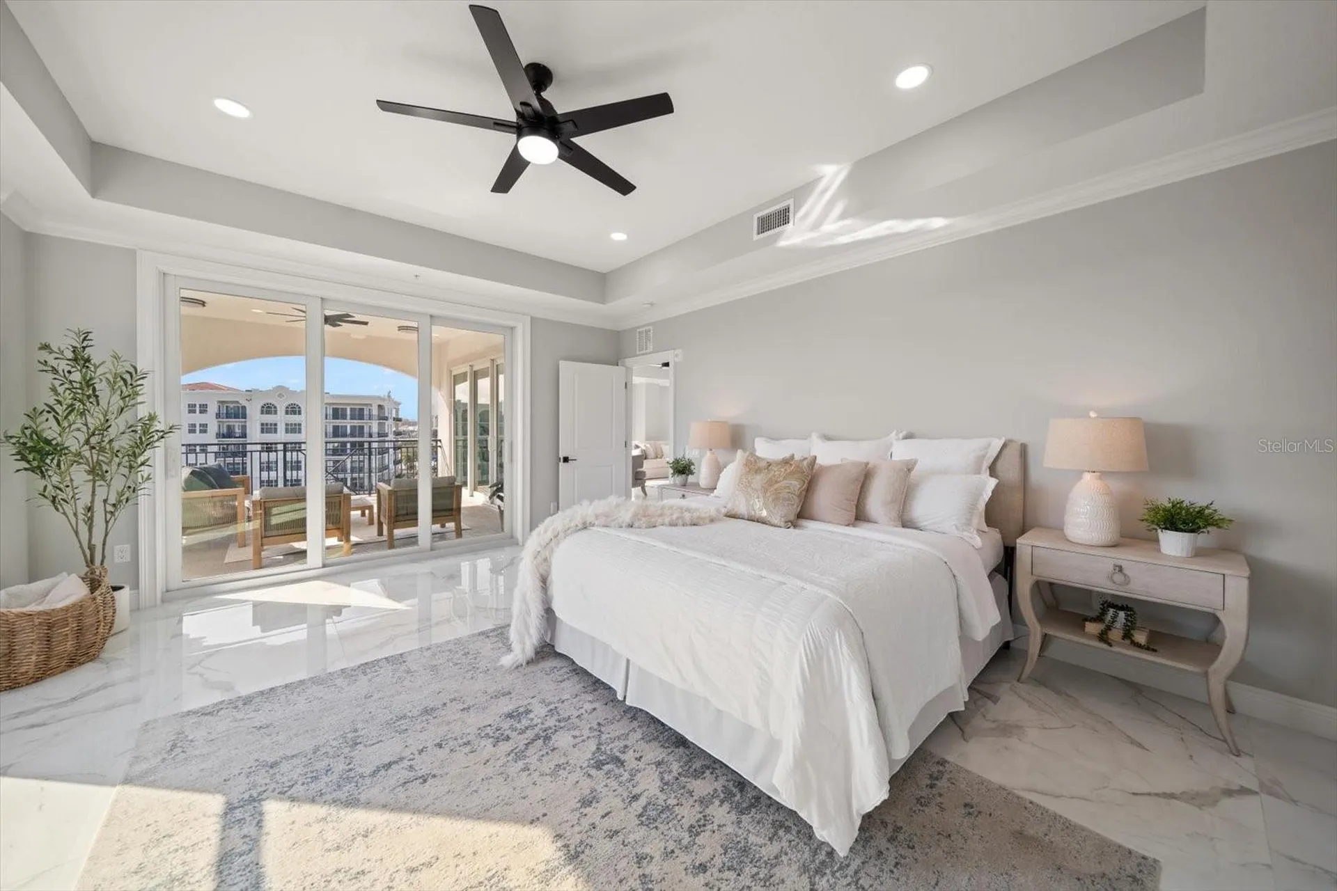 211 Dolphin Point Clearwater FL 33767