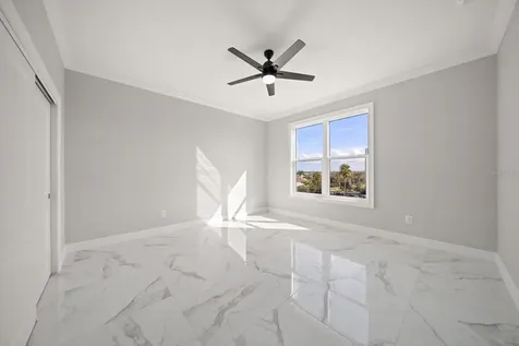 211 Dolphin Point Clearwater FL 33767