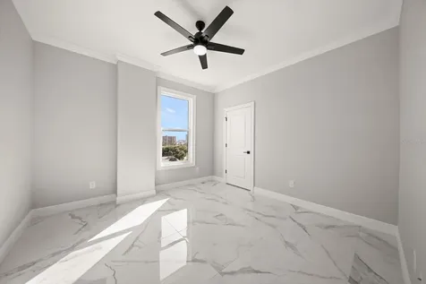211 Dolphin Point Clearwater FL 33767