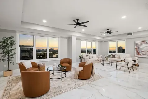 211 Dolphin Point Clearwater FL 33767