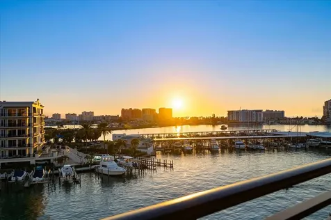 211 Dolphin Point Clearwater FL 33767