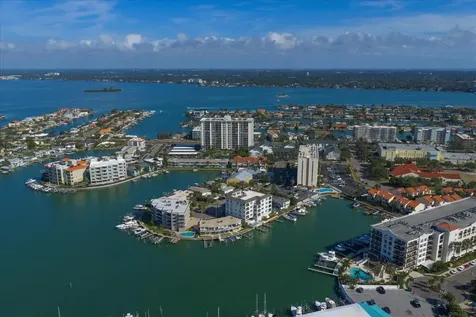 211 Dolphin Point Clearwater FL 33767