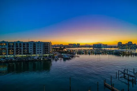 211 Dolphin Point Clearwater FL 33767