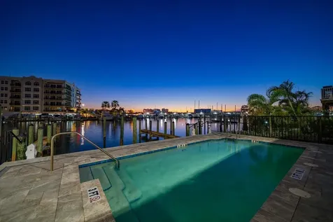 211 Dolphin Point Clearwater FL 33767