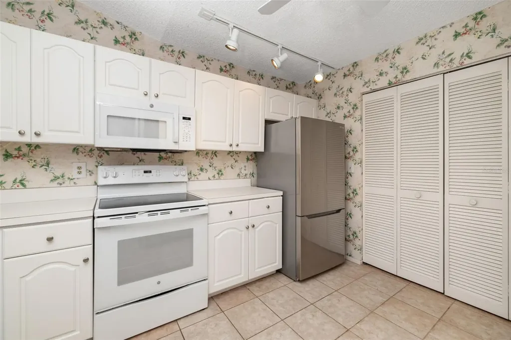 4460 Winston Lane N Sarasota FL 34235