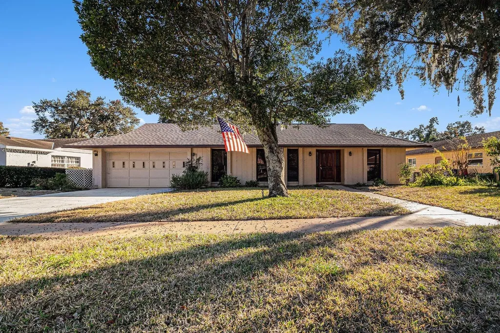607 E Lakeshore Drive Ocoee FL 34761
