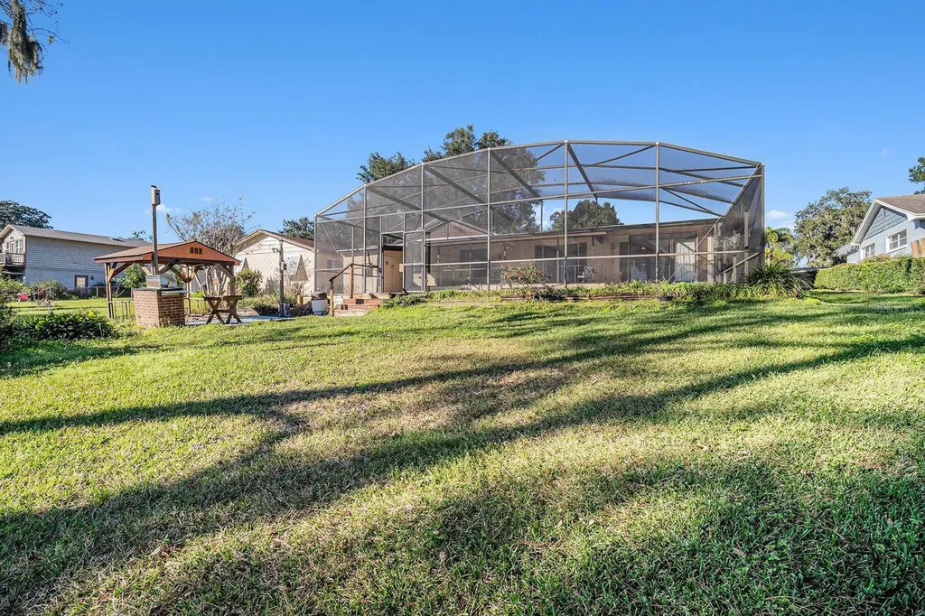 607 E Lakeshore Drive Ocoee FL 34761