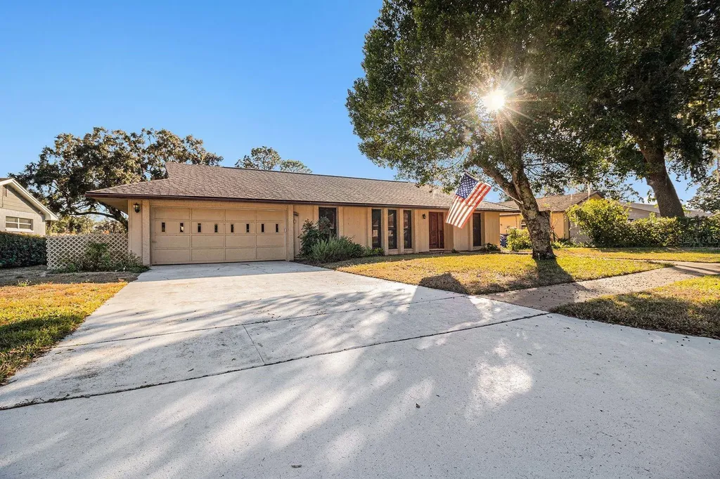 607 E Lakeshore Drive Ocoee FL 34761