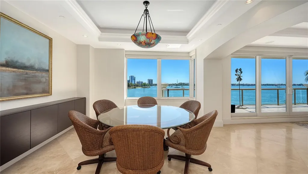 464 Golden Gate Point Sarasota FL 34236