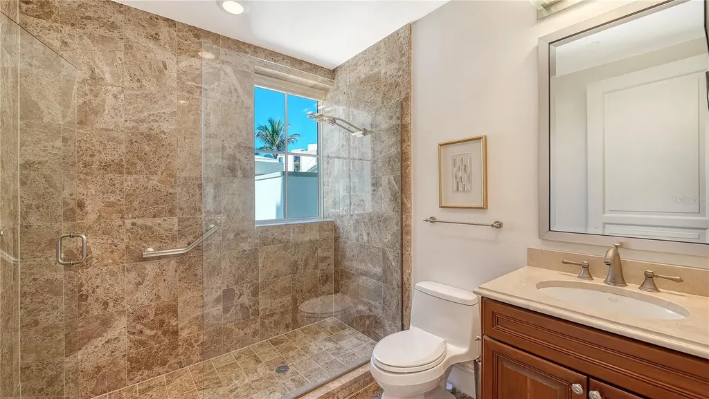 464 Golden Gate Point Sarasota FL 34236