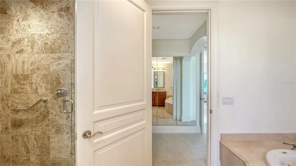 464 Golden Gate Point Sarasota FL 34236