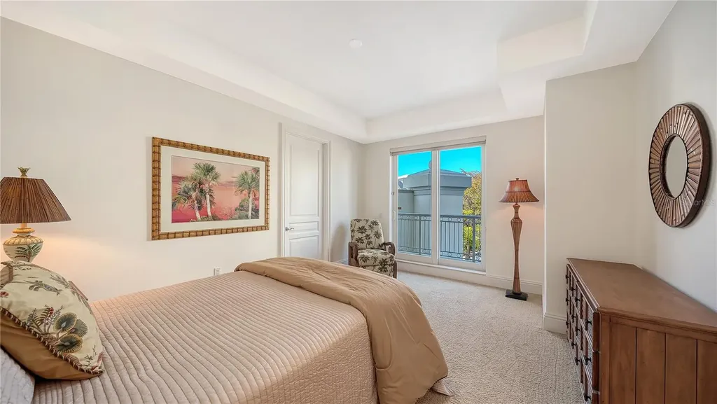 464 Golden Gate Point Sarasota FL 34236