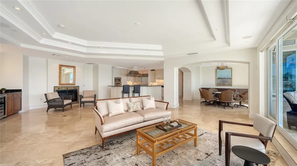 464 Golden Gate Point Sarasota FL 34236