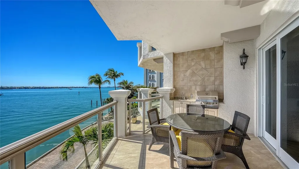 464 Golden Gate Point Sarasota FL 34236