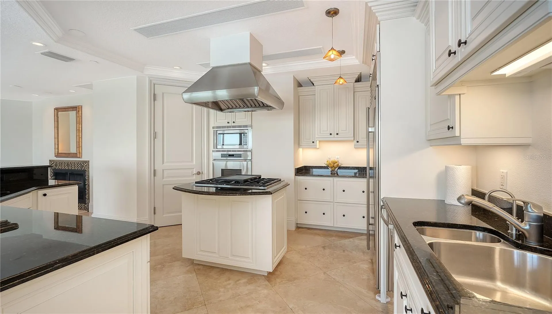 464 Golden Gate Point Sarasota FL 34236