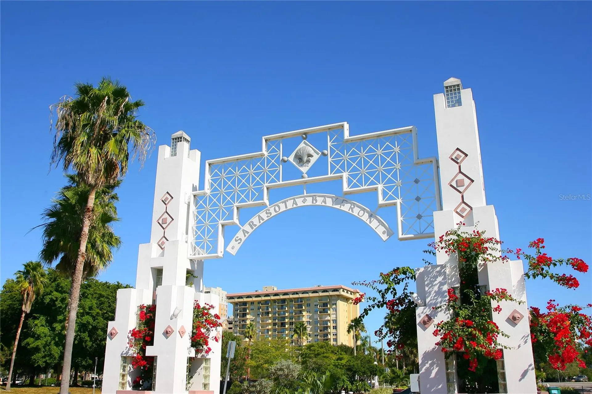 464 Golden Gate Point Sarasota FL 34236