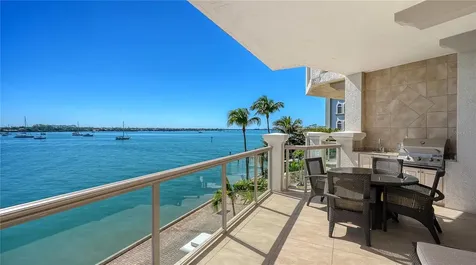 464 Golden Gate Point Sarasota FL 34236