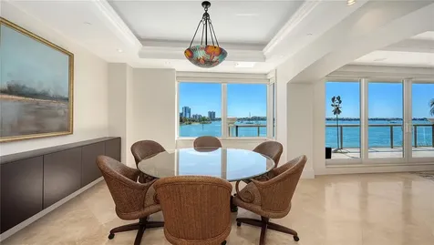 464 Golden Gate Point Sarasota FL 34236