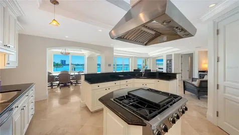 464 Golden Gate Point Sarasota FL 34236