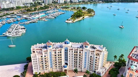 464 Golden Gate Point Sarasota FL 34236