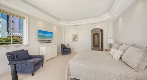 464 Golden Gate Point Sarasota FL 34236