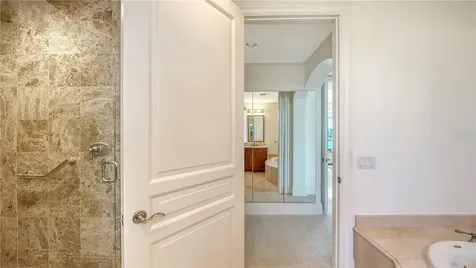 464 Golden Gate Point Sarasota FL 34236
