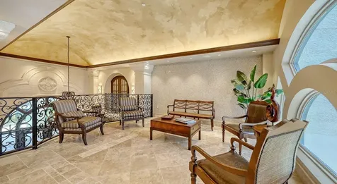 464 Golden Gate Point Sarasota FL 34236