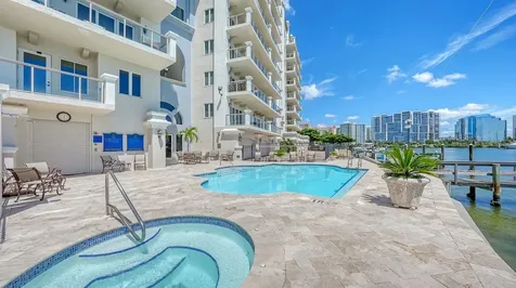 464 Golden Gate Point Sarasota FL 34236