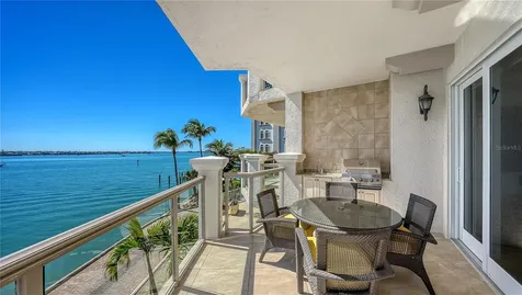464 Golden Gate Point Sarasota FL 34236