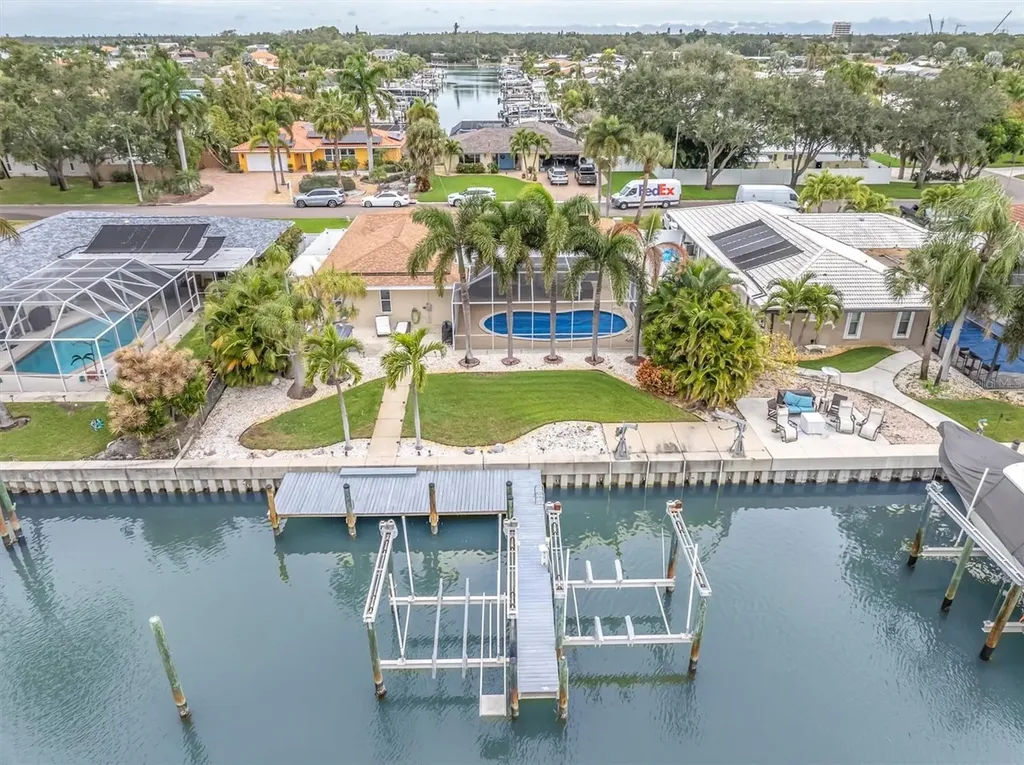 4200 46th Avenue S St Petersburg FL 33711